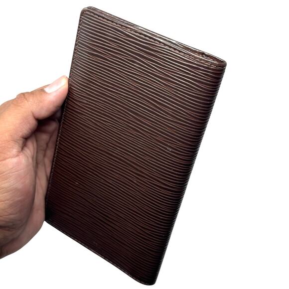 Louis Vuitton Long Wallet / Passport Case - Picture 12 of 14